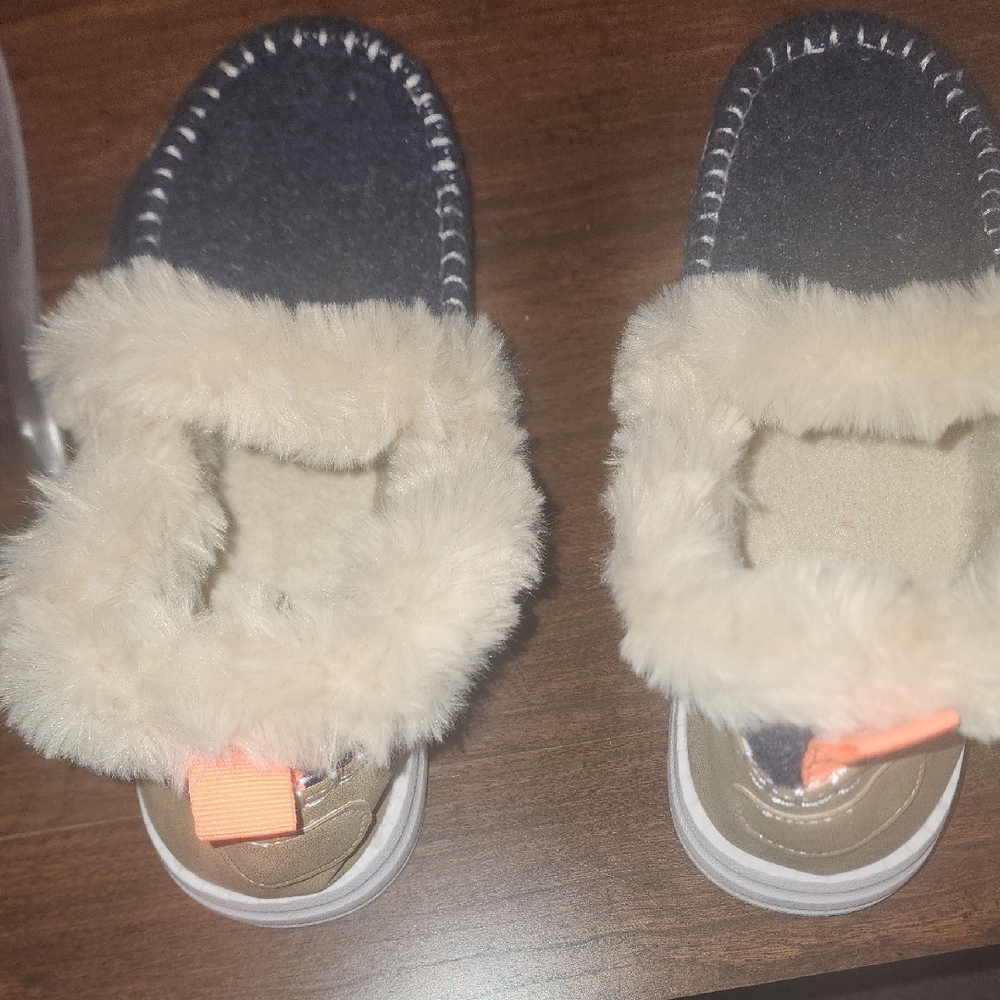 Cozy Womens Moccasin Slippers - Gray and Tan Size 7.5
